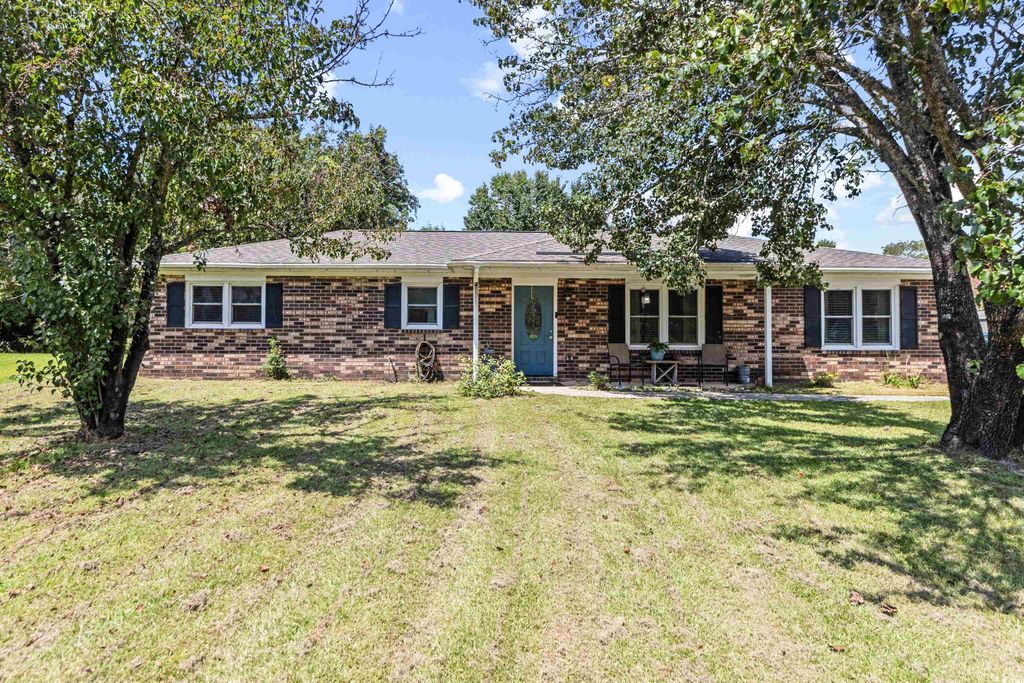 5729 Rosewood Dr., Myrtle Beach, SC 29588
