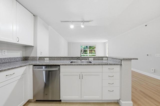 20488 Stevens Creek Boulevard 1114, Cupertino, CA 95014
