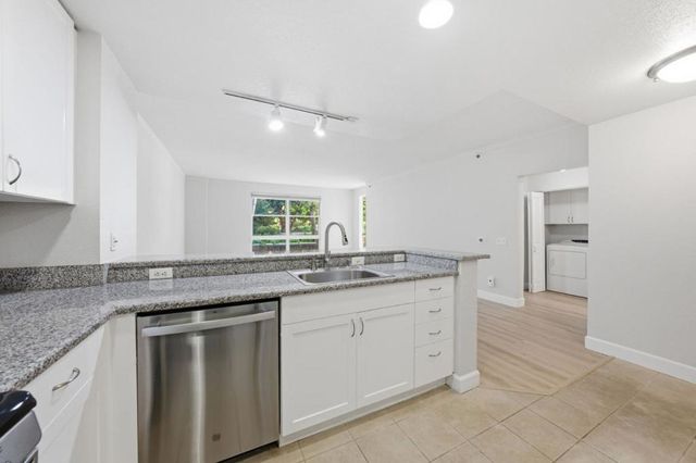 20488 Stevens Creek Boulevard 1114, Cupertino, CA 95014