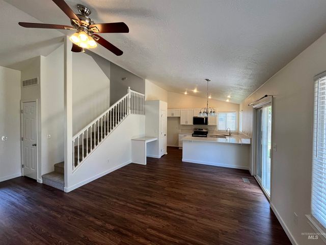 1308 W Ryegrass Ct, Kuna, ID 83634