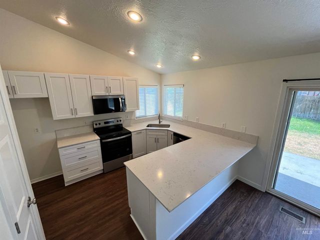 1308 W Ryegrass Ct, Kuna, ID 83634