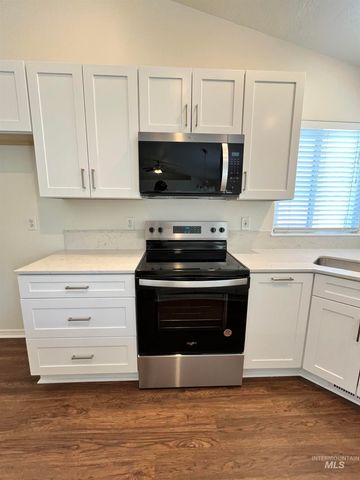 1308 W Ryegrass Ct, Kuna, ID 83634