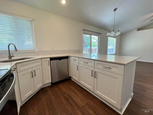 1308 W Ryegrass Ct, Kuna, ID 83634