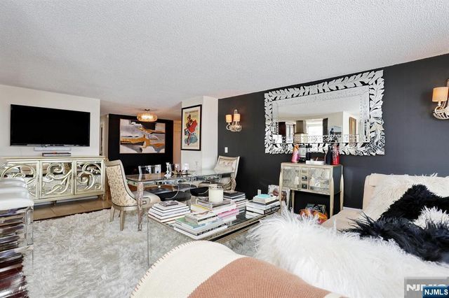 160 Overlook Avenue 4C, Hackensack, NJ 07601