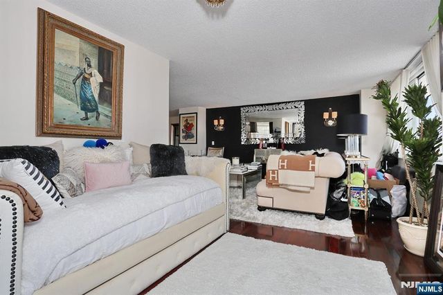 160 Overlook Avenue 4C, Hackensack, NJ 07601