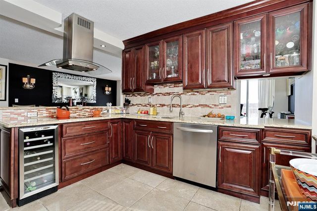 160 Overlook Avenue 4C, Hackensack, NJ 07601