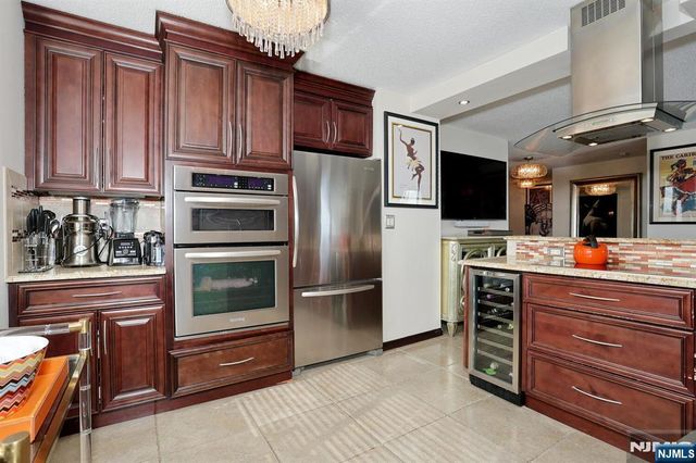 160 Overlook Avenue 4C, Hackensack, NJ 07601