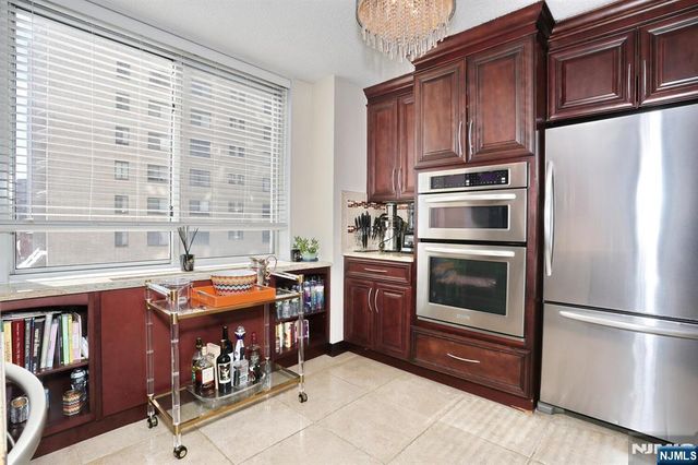 160 Overlook Avenue 4C, Hackensack, NJ 07601