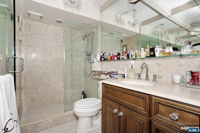 160 Overlook Avenue 4C, Hackensack, NJ 07601