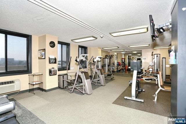 160 Overlook Avenue 4C, Hackensack, NJ 07601