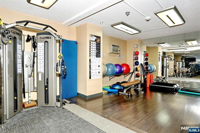 160 Overlook Avenue 4C, Hackensack, NJ 07601