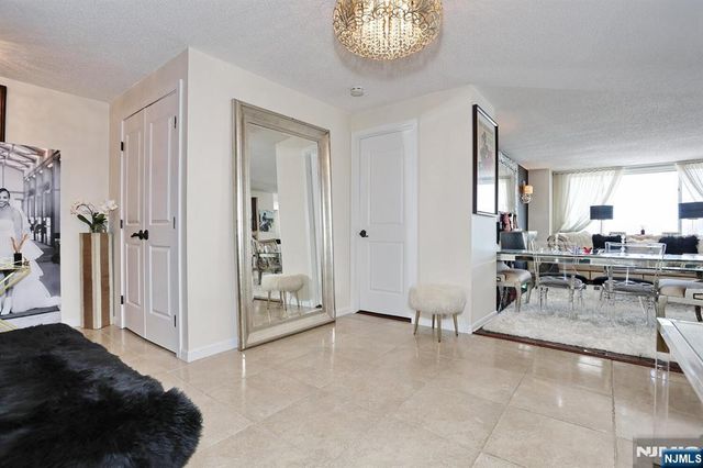 160 Overlook Avenue 4C, Hackensack, NJ 07601