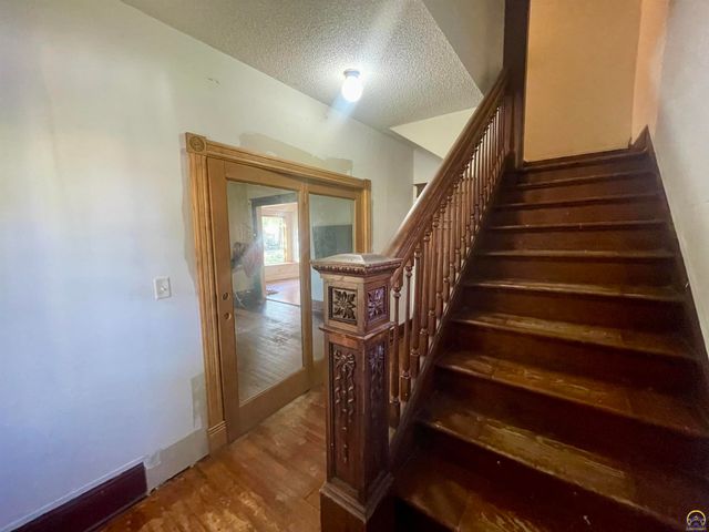 2345 SE Virginia AVE, Topeka, KS 66605