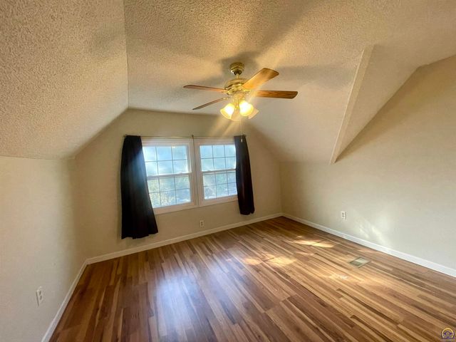 2345 SE Virginia AVE, Topeka, KS 66605