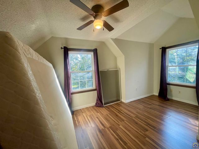 2345 SE Virginia AVE, Topeka, KS 66605