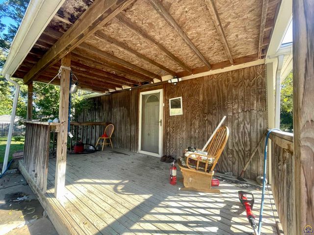 2345 SE Virginia AVE, Topeka, KS 66605