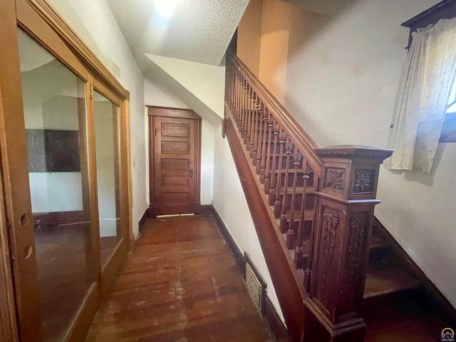 2345 SE Virginia AVE, Topeka, KS 66605