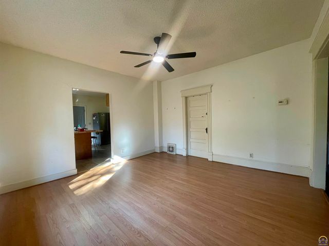 2345 SE Virginia AVE, Topeka, KS 66605