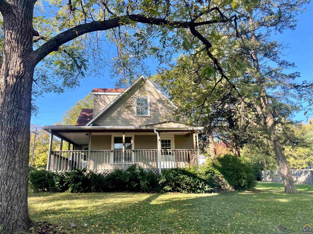 2345 SE Virginia AVE, Topeka, KS 66605