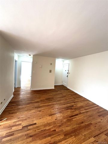 67-30 Clyde Street 4P, Forest Hills, NY 11375