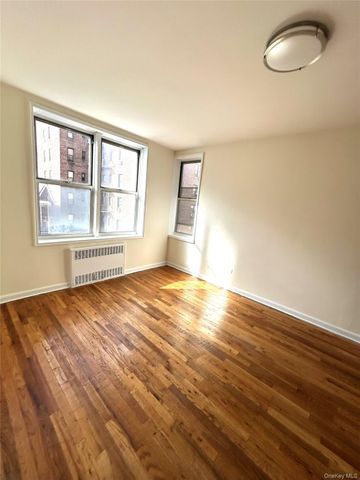 67-30 Clyde Street 4P, Forest Hills, NY 11375