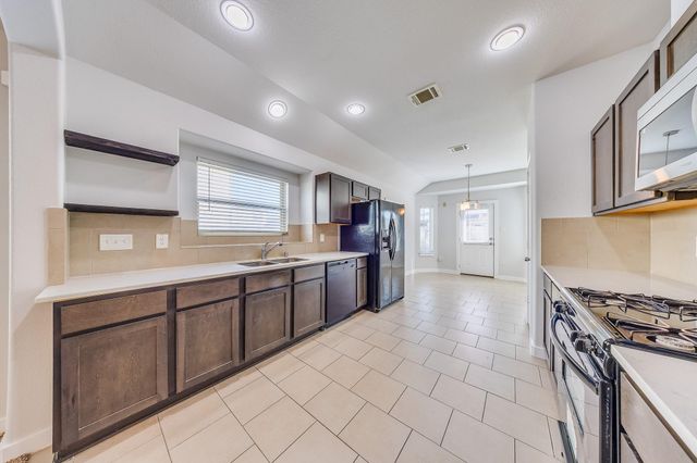 6807 Alamitos Court, Rosharon, TX 77583