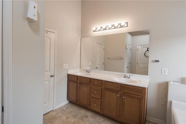 1066 Mcduffie Circle, Douglasville, GA 30134