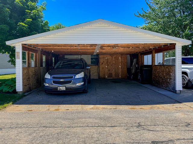 121 Elm Court, Muskegon, MI 49445