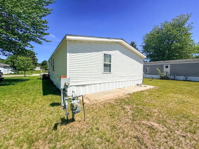 121 Elm Court, Muskegon, MI 49445