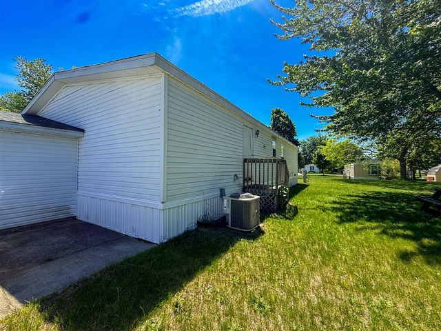 121 Elm Court, Muskegon, MI 49445
