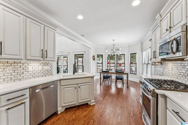 672 LAKE CREST DRIVE, Hoover, AL 35226