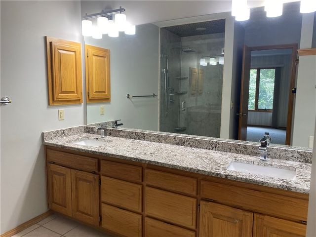 1 Chudleigh Lane, Bella Vista, AR 72714