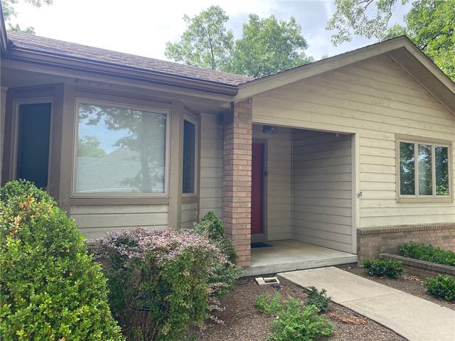 1 Chudleigh Lane, Bella Vista, AR 72714