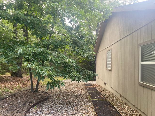1 Chudleigh Lane, Bella Vista, AR 72714