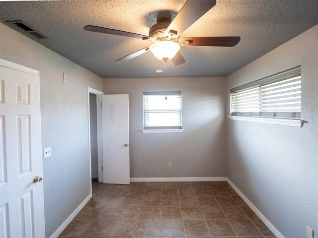 1700 N Janeway Avenue, Moore, OK 73160