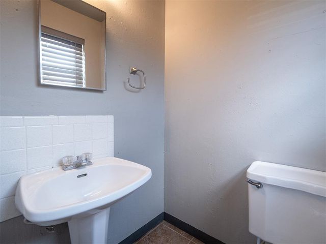 1700 N Janeway Avenue, Moore, OK 73160