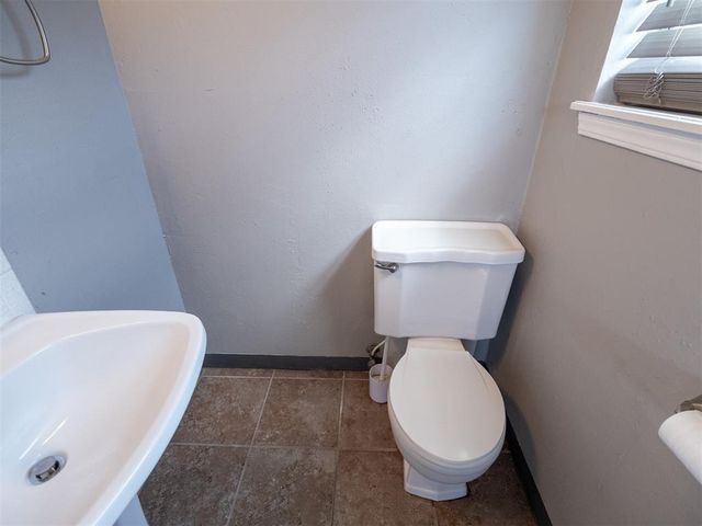 1700 N Janeway Avenue, Moore, OK 73160