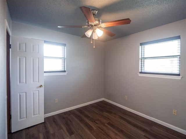 1700 N Janeway Avenue, Moore, OK 73160