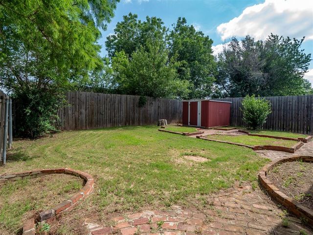 1700 N Janeway Avenue, Moore, OK 73160