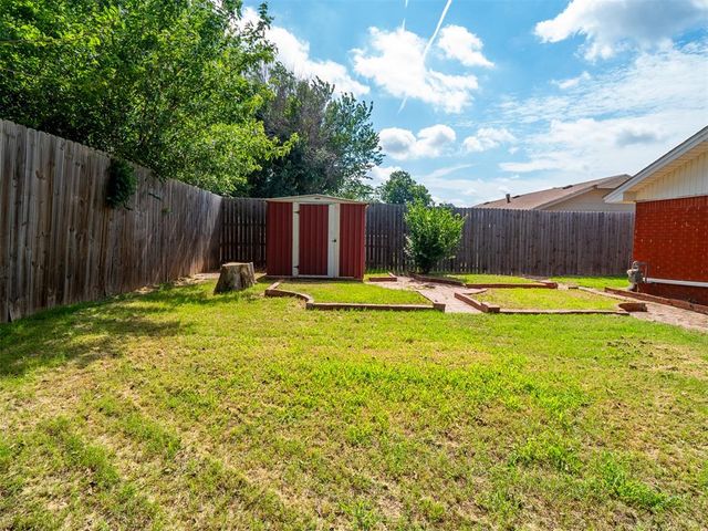 1700 N Janeway Avenue, Moore, OK 73160