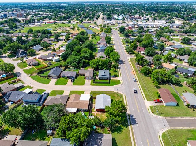 1700 N Janeway Avenue, Moore, OK 73160