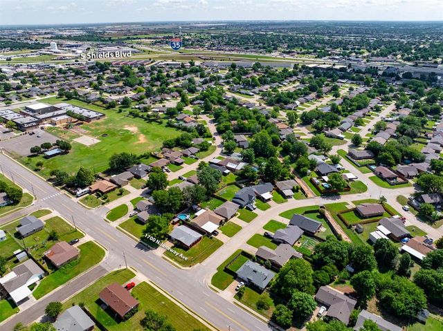 1700 N Janeway Avenue, Moore, OK 73160
