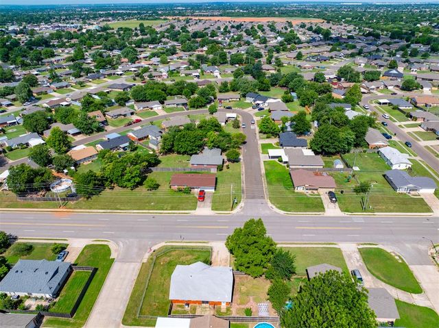 1700 N Janeway Avenue, Moore, OK 73160