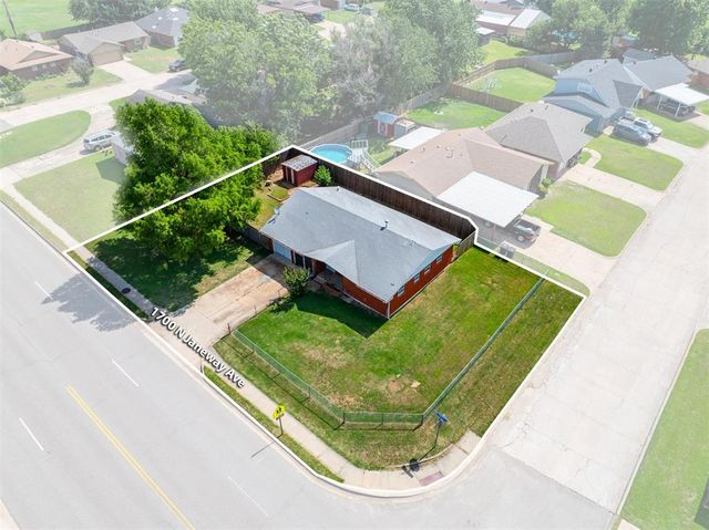 1700 N Janeway Avenue, Moore, OK 73160