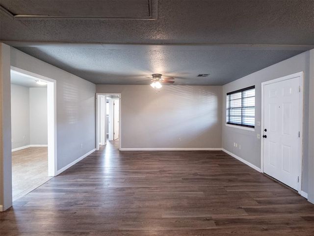 1700 N Janeway Avenue, Moore, OK 73160