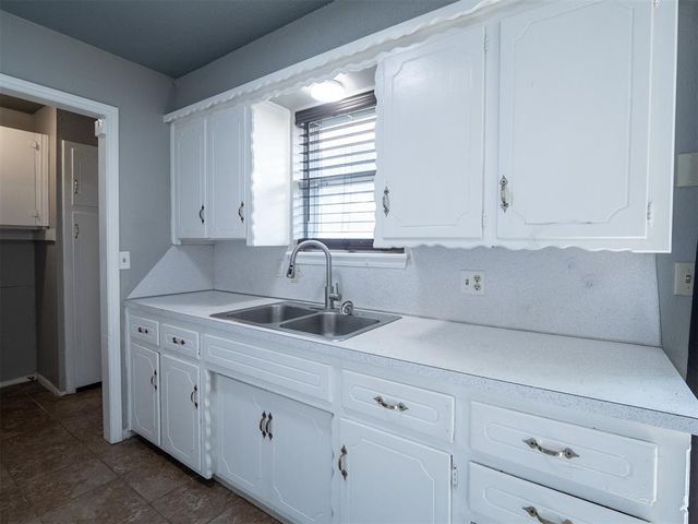 1700 N Janeway Avenue, Moore, OK 73160