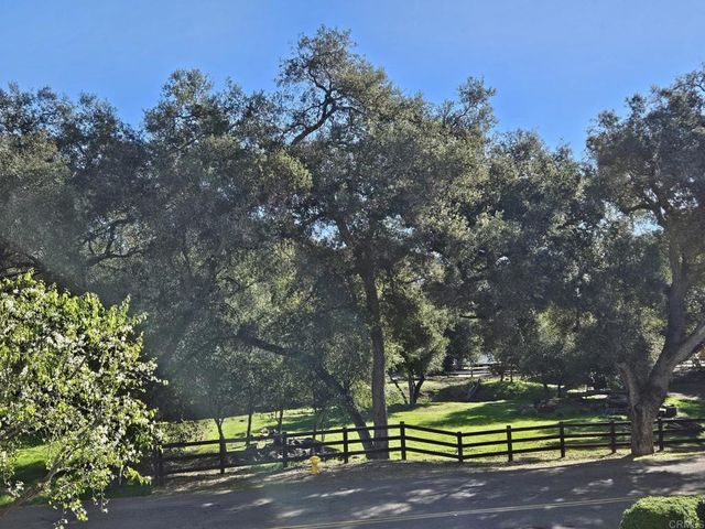 28124 Mountain Meadow Road, Escondido, CA 92026