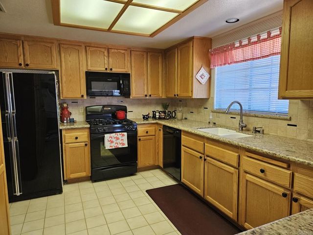 28124 Mountain Meadow Road, Escondido, CA 92026