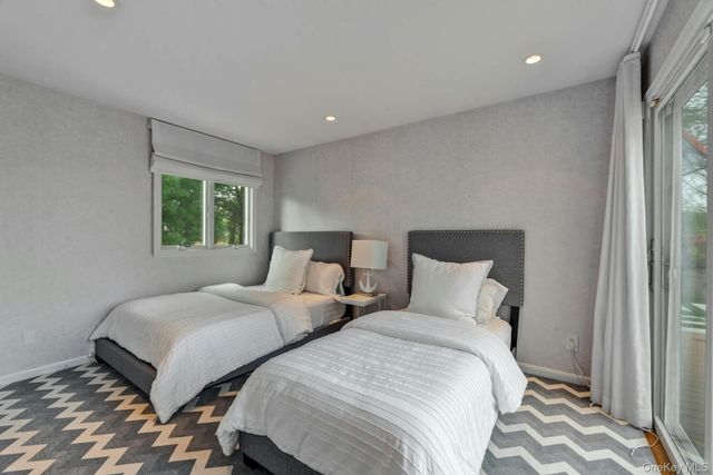 33 Old Canoe Place Road, Hampton Bays, NY 11946