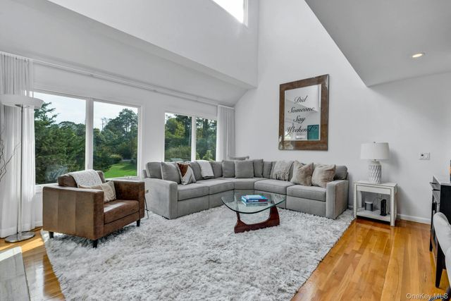 33 Old Canoe Place Road, Hampton Bays, NY 11946